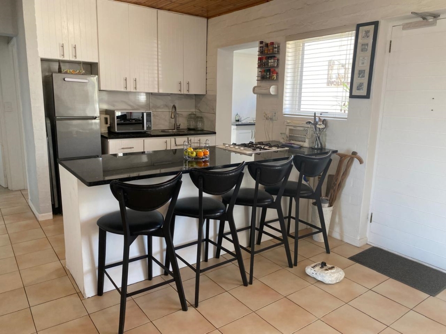 4 Bedroom Property for Sale in Pringle Bay Western Cape